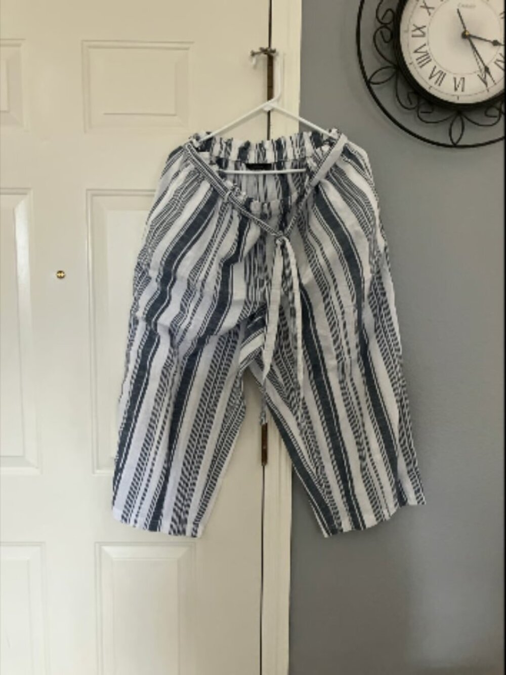 Mlle Gabrielle size 1X Striped Capri Pants
